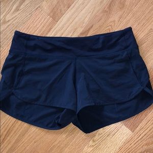 Lululemon size 6 speed up shorts navy